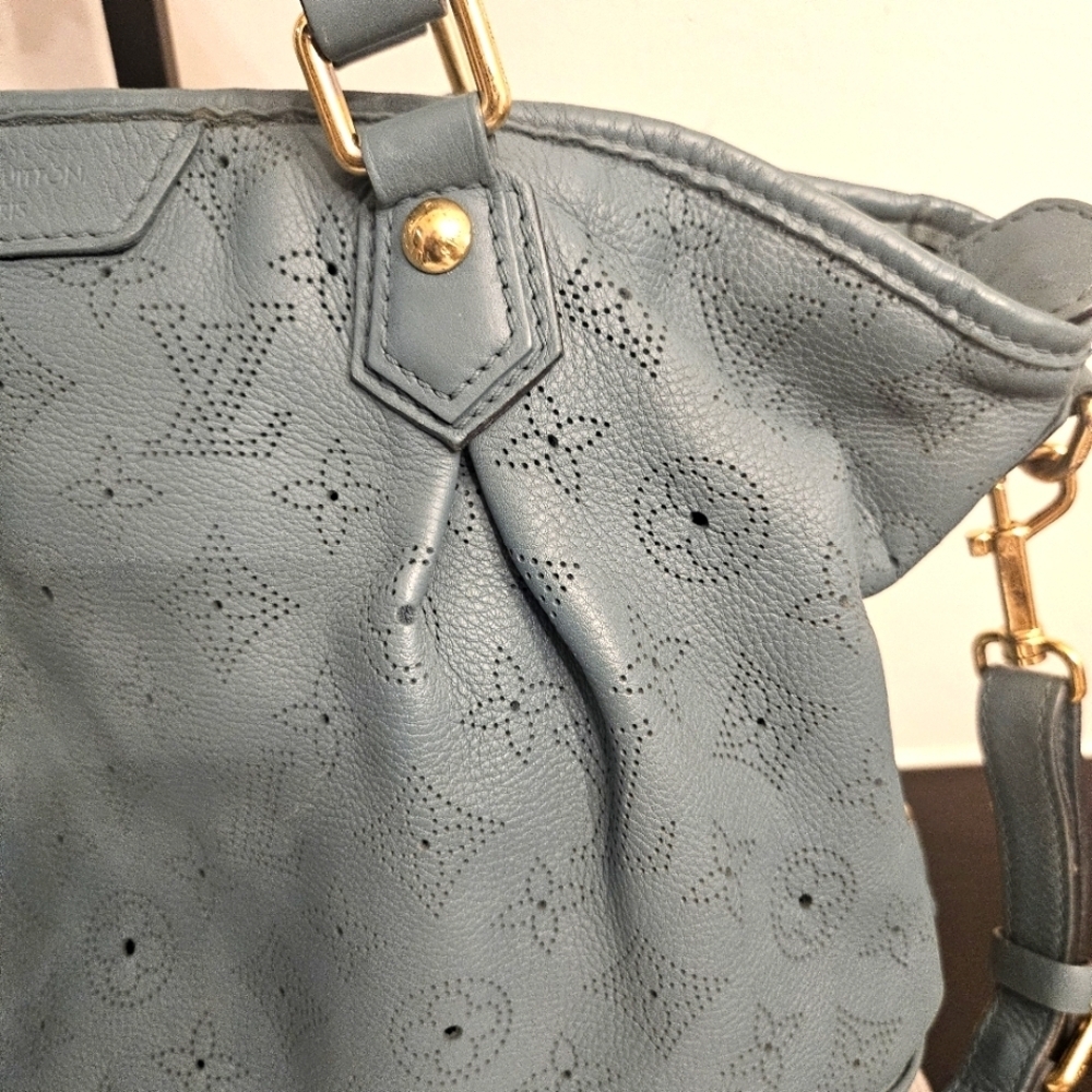 Louis Vuitton Mahina Cirrus PM Tote in Blue โ Strap, Lock & Key, Dustbag, COA - Picture 6 of 16